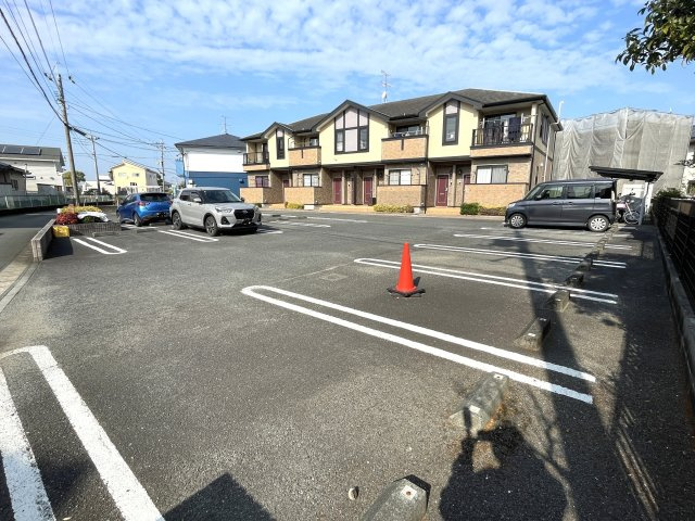 ファミールの駐車場