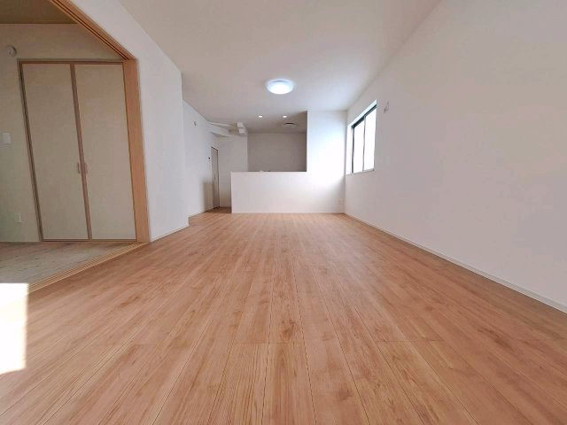 中頭郡読谷村字瀬名波の新築一戸建の居間・リビング|LDK16.6帖