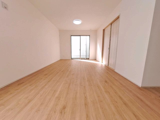 中頭郡読谷村字瀬名波の新築一戸建の居間・リビング|LDK16.6帖