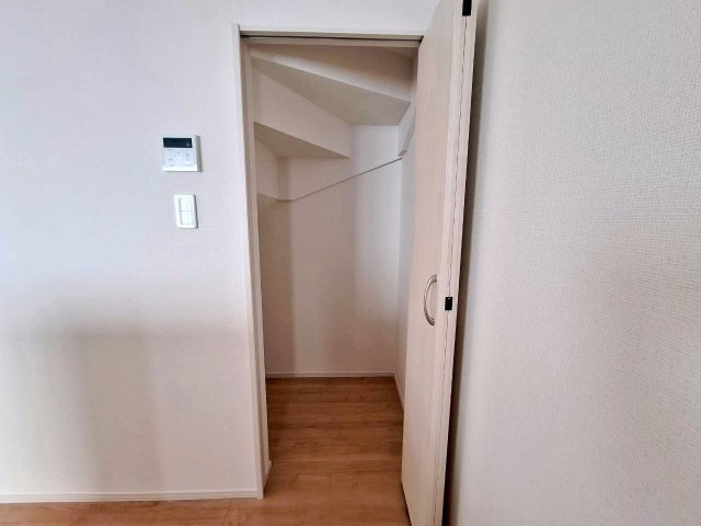 中頭郡読谷村字瀬名波の新築一戸建の収納|キッチン横収納