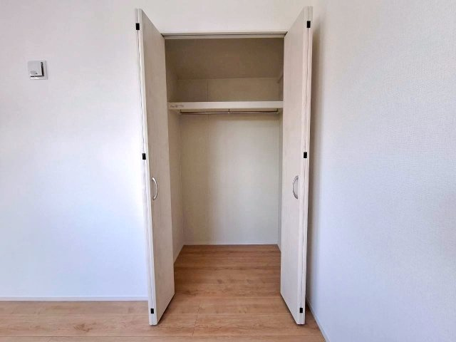 中頭郡読谷村字瀬名波の新築一戸建の収納|各洋室に収納あり！