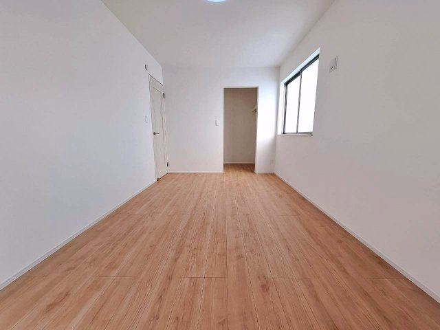 中頭郡読谷村字瀬名波の新築一戸建の洋室|7.5帖