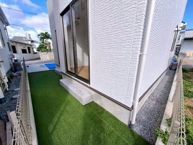 中頭郡読谷村字瀬名波の新築一戸建の庭|お庭