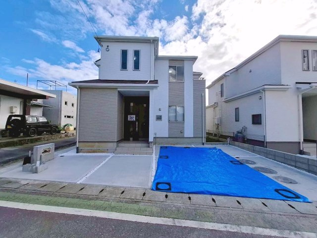 中頭郡読谷村字瀬名波の新築一戸建の駐車場|駐車3台可能です。