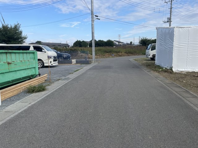 【前面道路含む現地写真】 | 本庄市西五十子第１期　ワイウッドコート　新築戸建　全４区画　4号棟