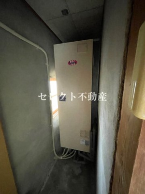 【その他】 | 坂本貸家 | エコキュートです