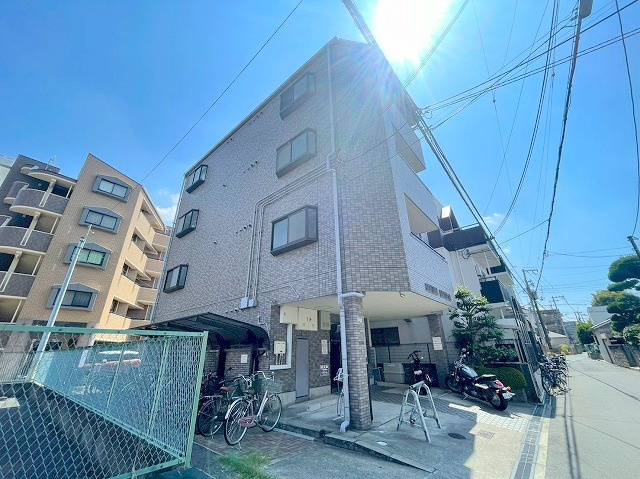 シュロス野口の外観