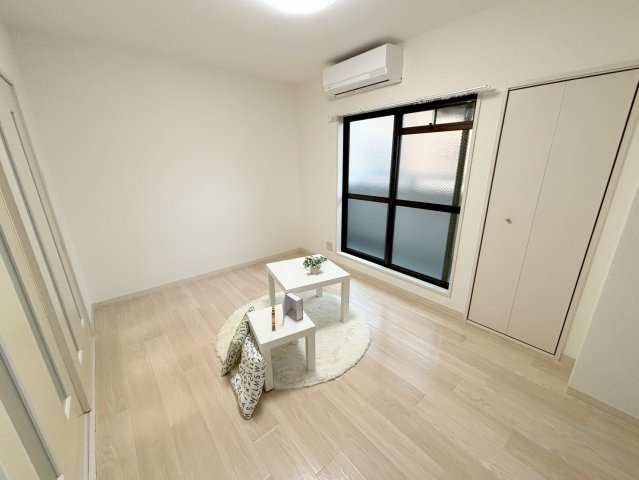 シュロス野口の洋室