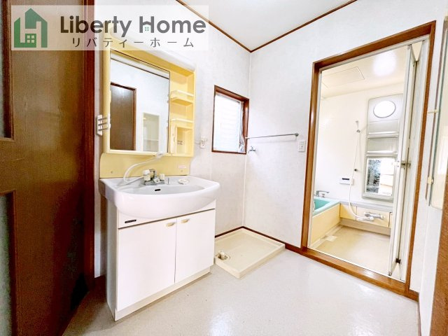 土浦市下高津4丁目　中古戸建の独立洗面台