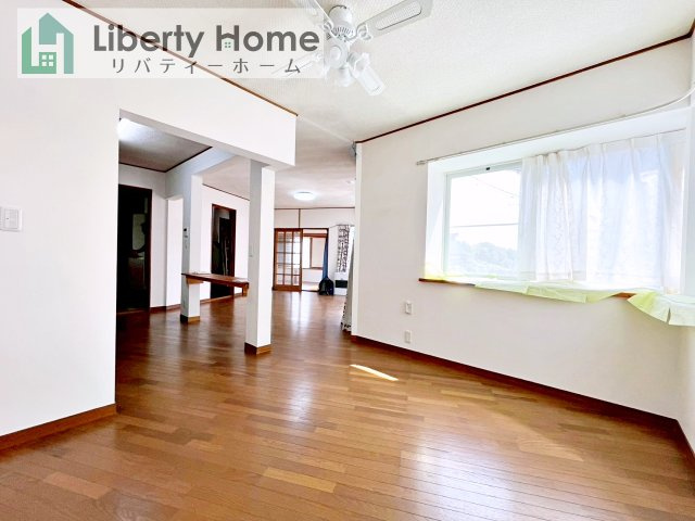 土浦市下高津4丁目　中古戸建の居間・リビング