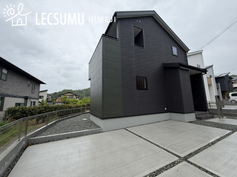 姫路市上大野4期/新築戸建の駐車場