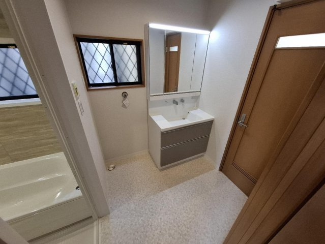 堺市中区福田　中古戸建の独立洗面台