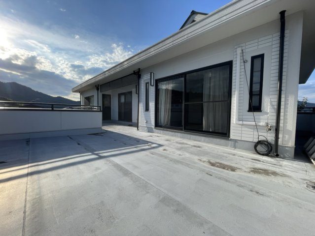 国分寺町新名　戸建のバルコニー