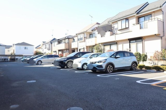 ソレアード　Ａ棟の駐車場