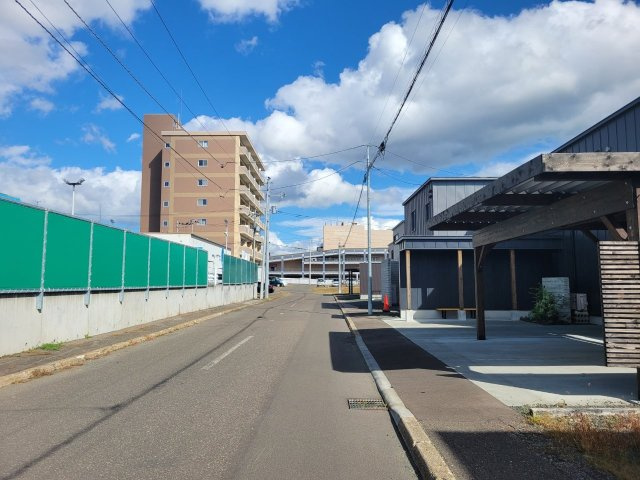【前面道路含む現地写真】の画像