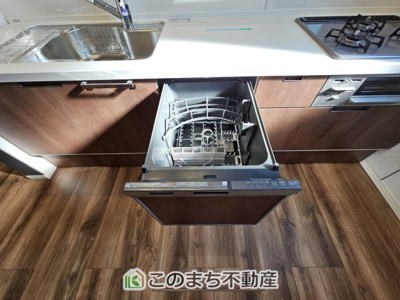 【設備】 | ワイウッドコート宇都宮市兵庫塚第1期　3号棟 | あったらいいなの代表的な設備である食洗機。ビルトイン型なので、おさまりもよく、使い勝手も良好です。料理をするのは好きだけど、後片付けは苦手な方に重宝します。洗う手間がないので、時間を有効に使えますね。