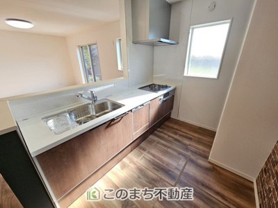 【キッチン】 | ワイウッドコート宇都宮市兵庫塚第1期　3号棟 | 人気の対面式キッチン☆料理をしながらご家族とコミュニケーションが取れます♪