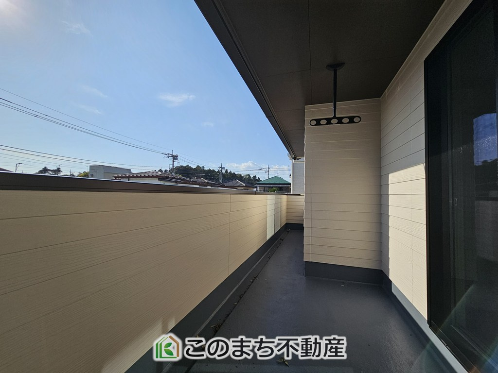 ワイウッドコート宇都宮市兵庫塚第1期のバルコニー|南向きバルコニーがございます！
陽当りが確保されておりますので洗濯物も速乾です！