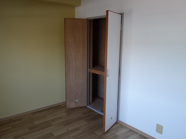 リバーサイド北別府の収納