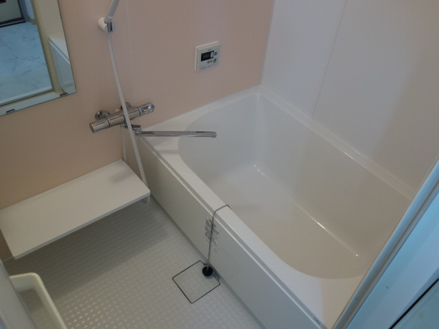 リバーサイド北別府の浴室