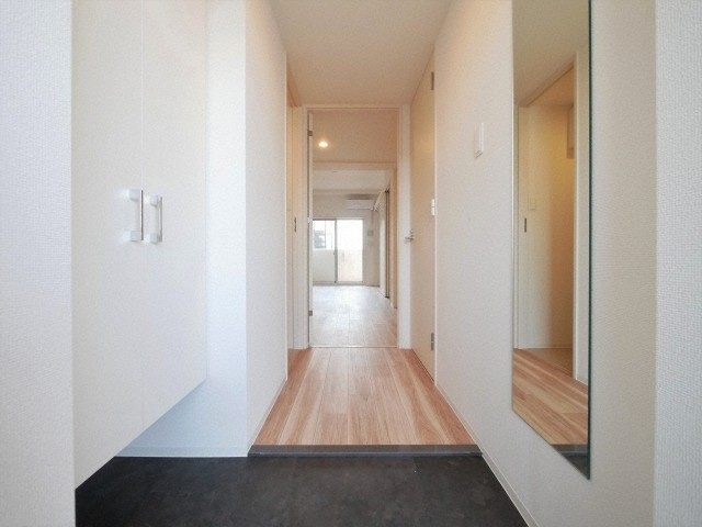 セレニテ西中島アリア弐番館の玄関