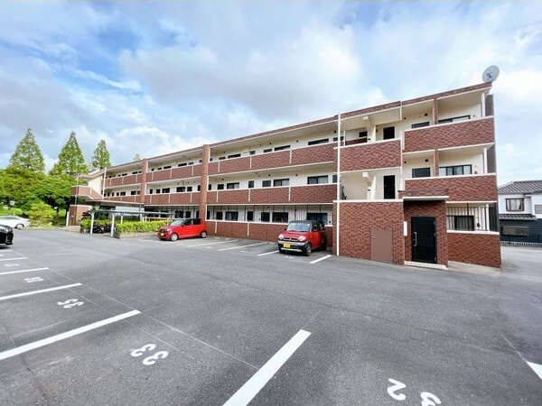 パセオ見晴Iの駐車場