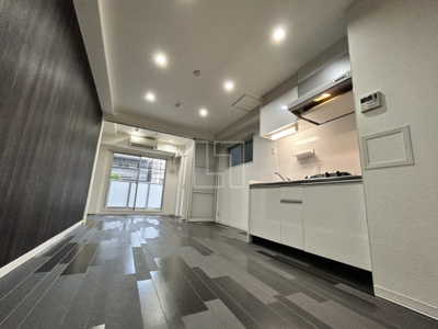 【居間・リビング】 | JESUS SQUARE namba | JESUS SQUARE namb　リビング・ダイニングスペース