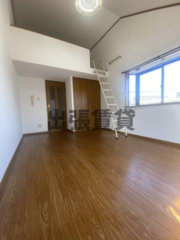 仲介手数料0円！！センチュリーコートの居間・リビング