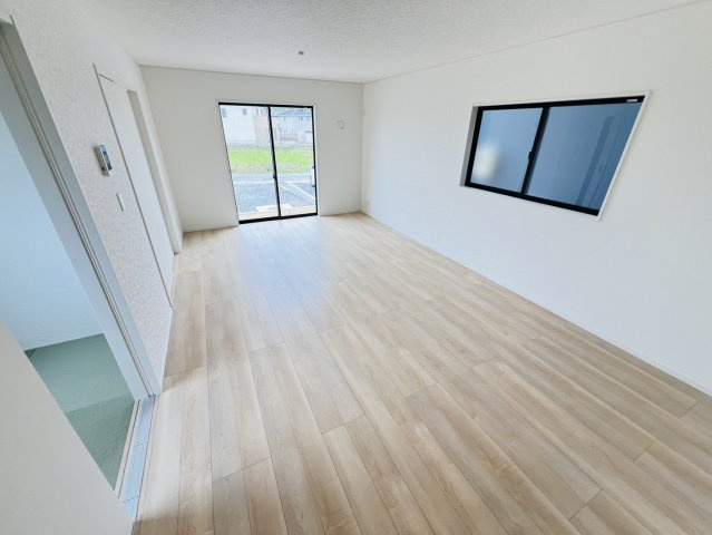 高浜市小池町6丁目2番13『仲介手数料無料』新築戸建ての前面道路含む現地写真