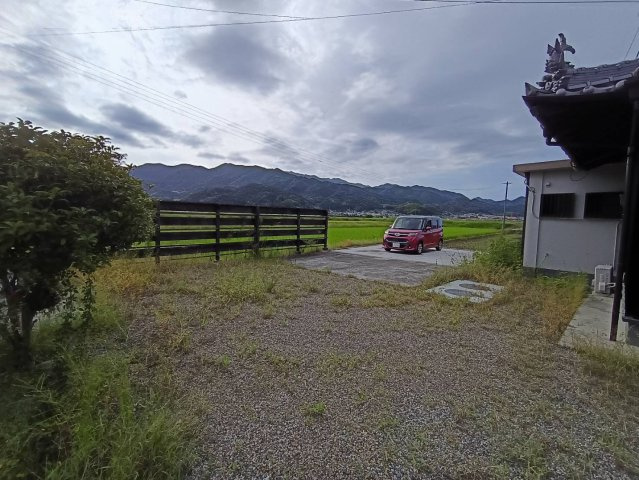 西条市丹原町古田265　中古住宅の庭