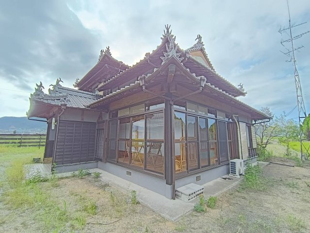 西条市丹原町古田265　中古住宅の外観