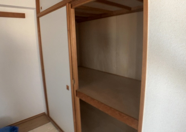 【収納】 | 相武台西パークホームズ | デザイン性を重視しすぎて収納が少なかった！なんてことにならないため、事前に現地で収納の数を確認しておくことをお勧めします。クローゼット以外にも床下収納や屋根裏収納、パントリーなどもチェックしましょう。