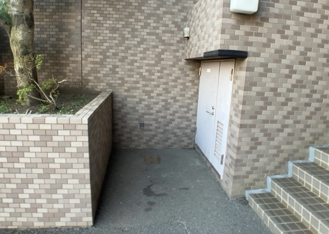 【設備】 | 相武台西パークホームズ | 共有部分は、住民なら誰もが使える設備のこと。例えば駐車場やエレベーター、インターネット設備、セキュリティ設備などがあります。他にも、マンションの廊下・外部階段やエントランス・ゴミ置き場などがあります。