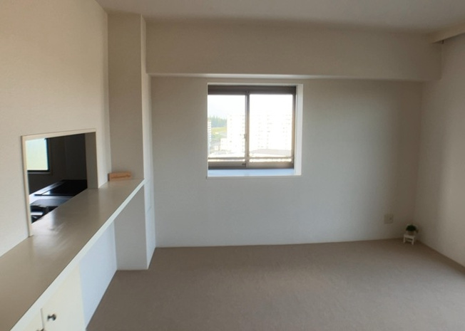 【キッチン】 | 相武台西パークホームズ | L型アイランドタイプは、キッチンからダイニングにもリビングにも目が行き届くので、とても使いやすい配置です。L字型独立タイプは、キッチンを独立させてるためLDKというよりもLDといった様なイメージです。