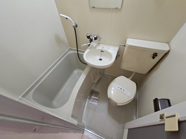 神戸市北区鈴蘭台北町４丁目のアパートの浴室