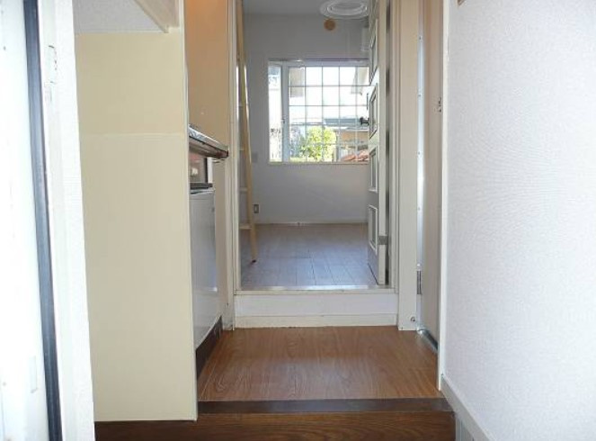 ローズアパートＲ４８番館の玄関