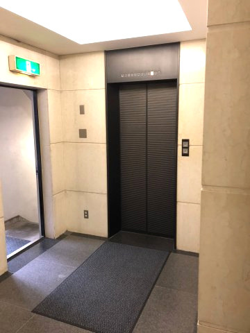SK美土代町ビルのロビー
