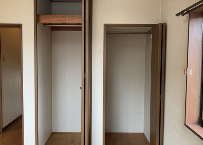 【収納】 | ウォークインクローゼットがあれば、クローゼット内でコーディネートが完成できますし、季節の変わり目に行う衣替えの手間も省けます。また、スーツケースなど大きいものもしまうことができ使い勝手がよいです。