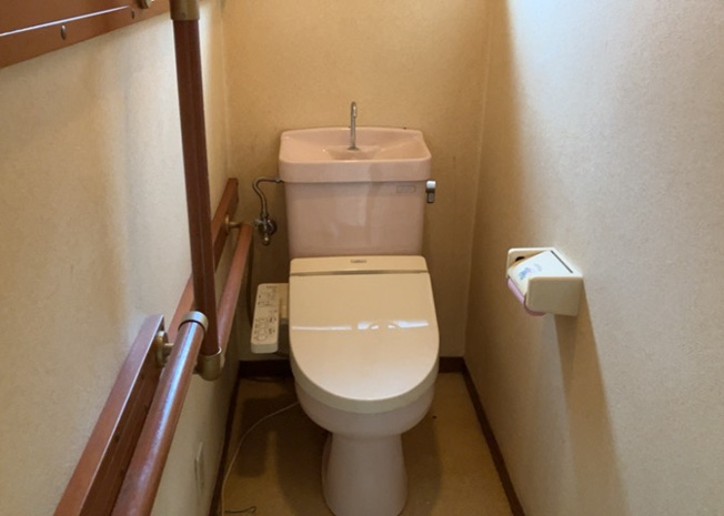 【トイレ】 | トイレは大きさや形、機能、抗菌性などが異なる多種多彩なタイプが各メーカーから出ています。それぞれに良さがあるため、事前にどういったタイプのトイレがいいのかをご家庭内で決めて、内見に行くといいでしょう。