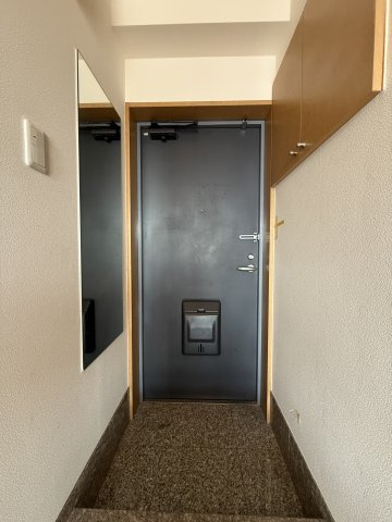 ザ・レジデンス行徳Ⅲの玄関