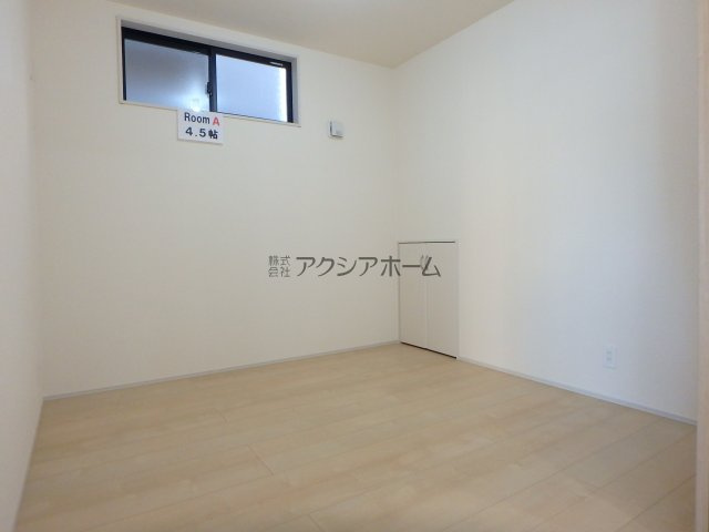 狭山市東三ツ木・全3棟　新築一戸建　2号棟　～陽当たり良好～の外観|建築中写真(2025年10月28日撮影)