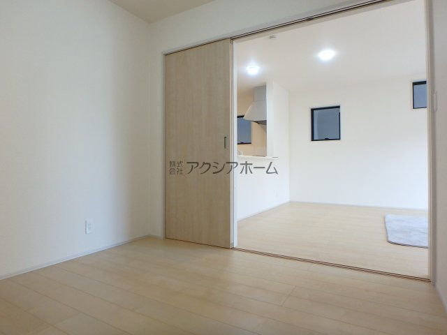 狭山市東三ツ木・全3棟　新築一戸建　2号棟　～陽当たり良好～の外観|建築中写真(2025年10月28日撮影)