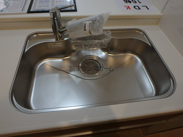 狭山市東三ツ木・全3棟　新築一戸建　2号棟　～陽当たり良好～の前面道路含む現地写真|建築中写真（2025年9月30日撮影）