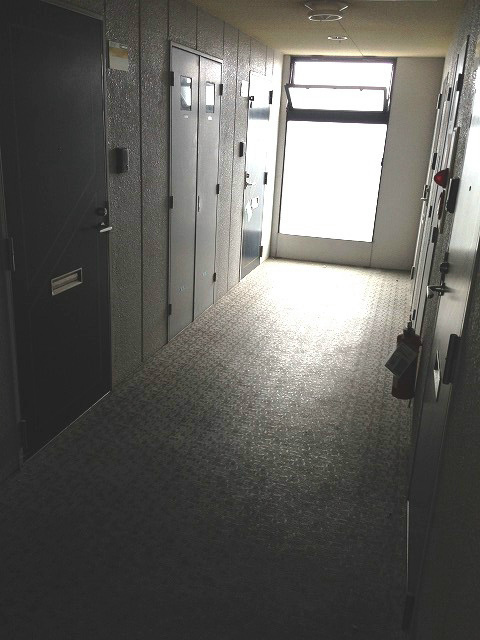 シングルマンション二見のロビー