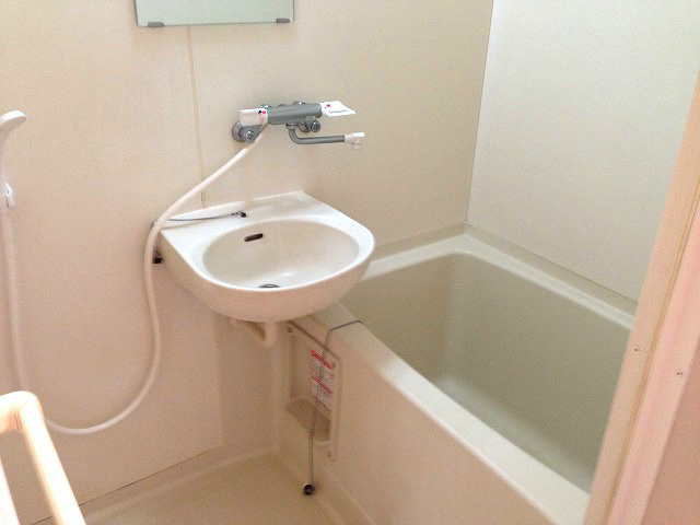 シングルマンション二見の浴室