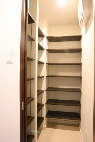 ロイヤルガーデン徳島駅西の収納