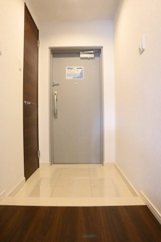 ロイヤルガーデン徳島駅西の玄関