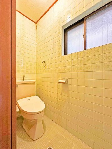 港区宝神町貸家のトイレ|落ち着いたトイレです