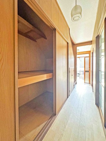 港区宝神町貸家の収納|たっぷりとした収納スペースです