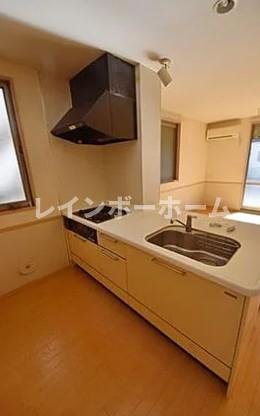 クオーレ岸のキッチン|別部屋反転写真